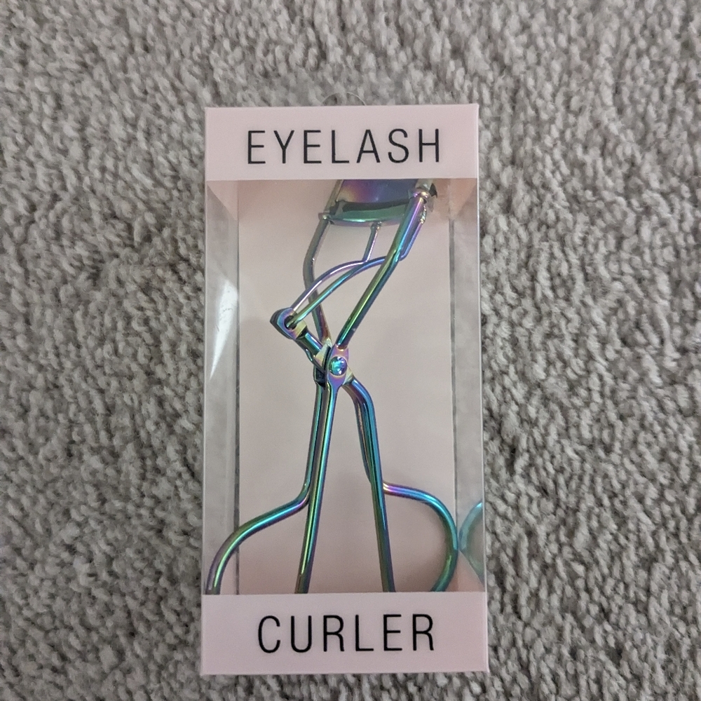 Eyelash curler